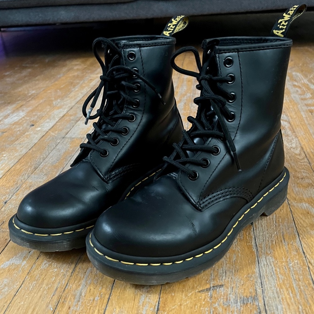 Original 100% Leather Dr. Martens Black Sleek Lace-Up Boots, Yellow Stitching - Picture 1 of 9